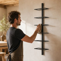 Finition du casier vertical La Colonne en atelier